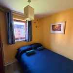 Superb 3-bed Airport Appartement *