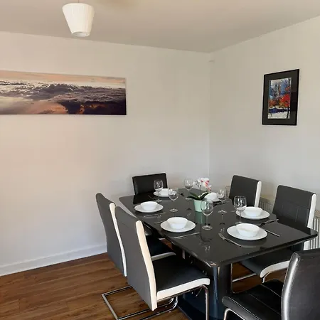 Superb 3-bed Airport Dublin