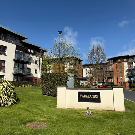 Superb 3-bed Airport Appartement