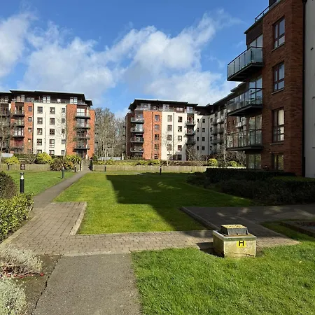 Superb 3-bed Airport *