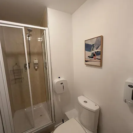 Superb 3-bed Airport