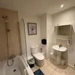 Superb 3-bed Airport