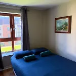דירה Superb 3-bed Airport *