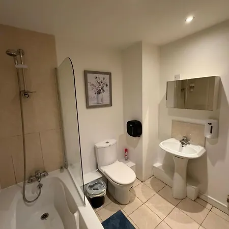 Superb 3-bed Airport