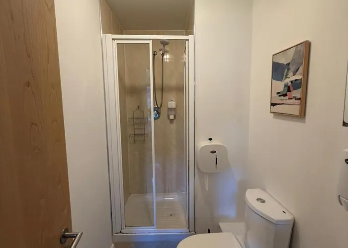 Superb 3-bed Airport *