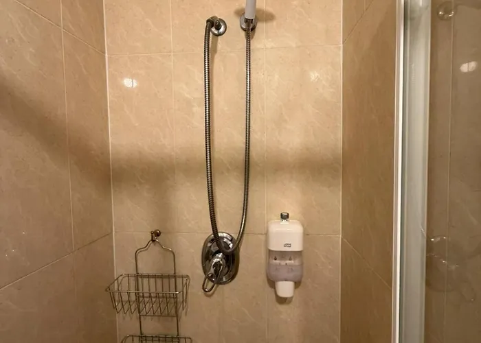 Superb 3-bed Airport Apartmán *